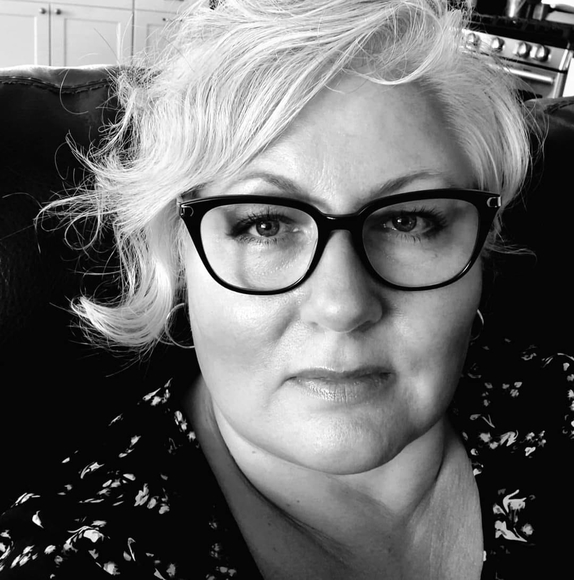 Meet your Posher, Heather - Picture 1 of 1